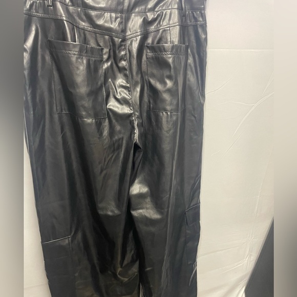 Wide leg Faux Leather Cargo Pants - Picture 4 of 5